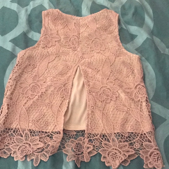 Semi crop top. - Picture 3 of 4